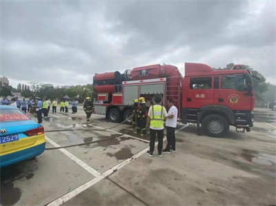 博乐横山道路救援